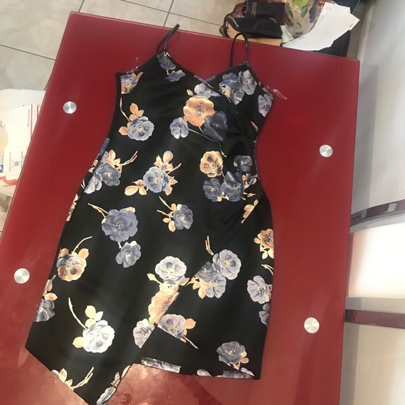 Pretty Famous - Picture 4 of 4